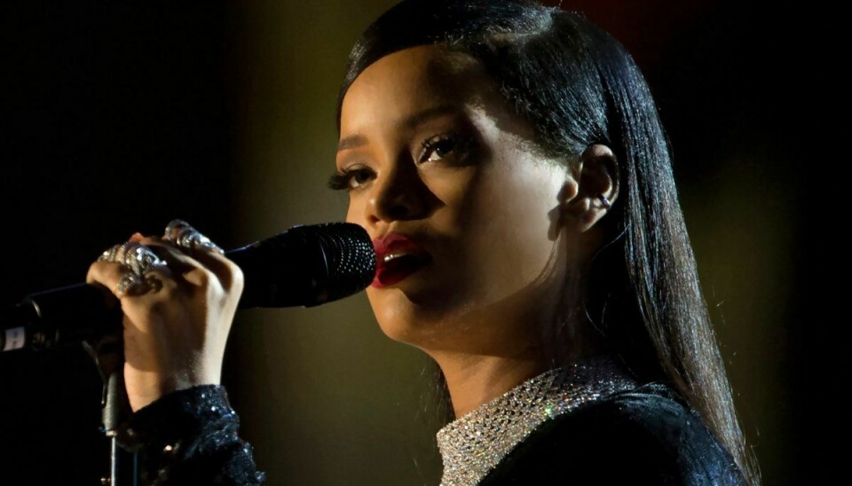 Rihanna Smed mere end to års husleje for at overtage it-millionærs bolig i en uge i forbindelse med sin optræden ved Super Bowl i februar.