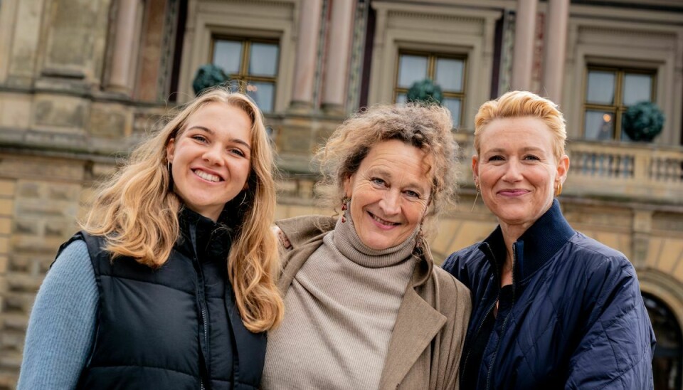 Her ses Emilie Groth (tv.), Ulla Henningsen og Xenia Lach-Nielsen, som skal portrættere den voksne dronning Margrethe i forskellige aldre.