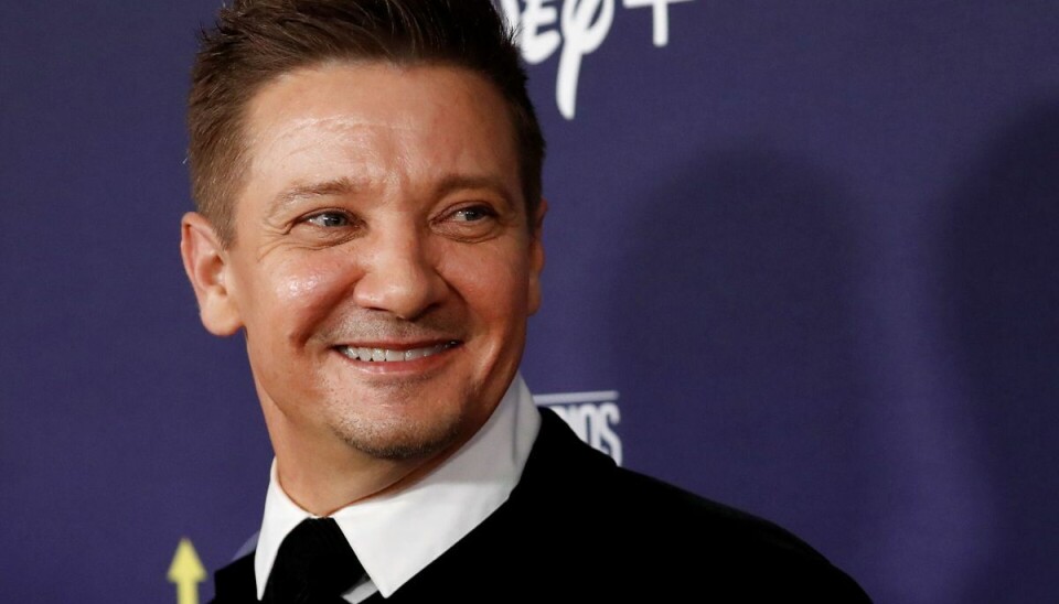 Skuespilleren Jeremy Renner er i kritisk tilstand efter en ulykke.