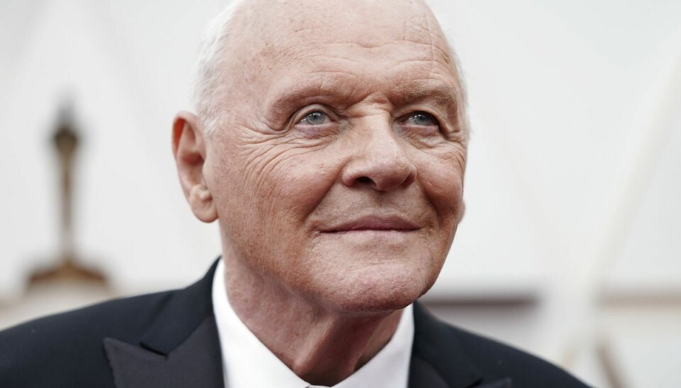 Dem, der kun kender Anthony Hopkins fra 'Ondskabens øjne', vil givetvis gyse ved synet af skuespilleren, for her spiller han en af de mest uhyggelige skurke i horrorhistorien - Hannibal Lecter.