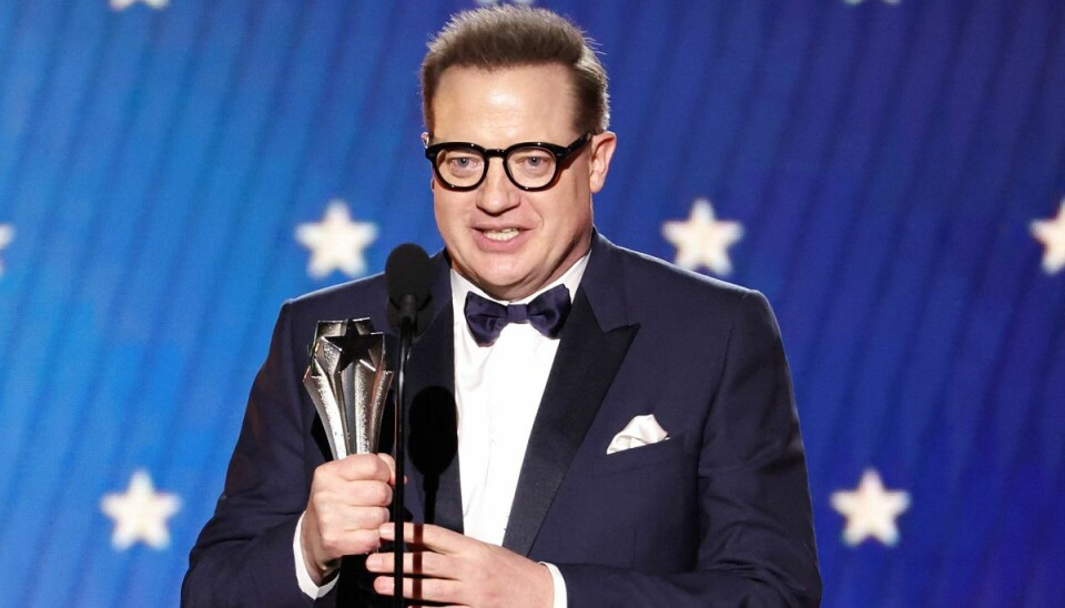 Brendan Fraser var rørt til tårer, da han modtog prisen som bedste skuespiller i en hovedrolle ved Critics Choice Awards for rollen som Charlie i 'The Whale'. Brendan Fraser var rørt til tårer, da han modtog prisen som bedste skuespiller i en hovedrolle ved Critics Choice Awards for rollen som Charlie i 'The Whale'.
