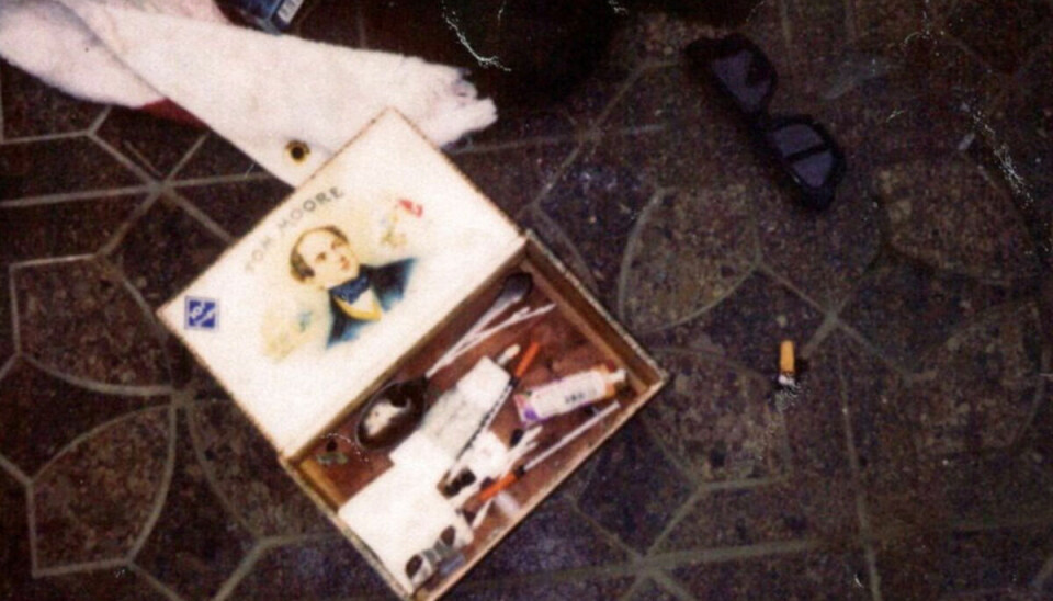 Kurt Cobains cigarkasse med værktøjet til at fixe heroin. Kassen blev fundet på hans lig.