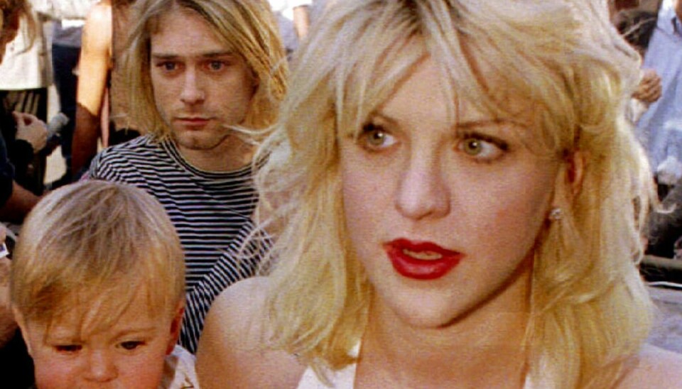 Kurt Cobain sammen med hustruen Courtney Love og parrets lille datter ved MTV Music Awards show i Los Angeles i 1992.