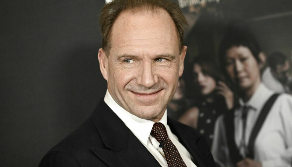 Ralph Fiennes er her fotograferet den 14. november i New York ved premieren på komediefilmen 'The Menu', som han spiller med i. Den 22. december fylder han 60 år.