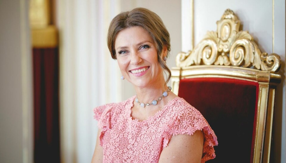 Prinsesse Märtha Louise er ifølge nye ligningstal fra de norkse myndigheder gået dratisk ned i indtjening fra 2020 til 2021. Prinsesse Märtha Louise er ifølge nye ligningstal fra de norkse myndigheder gået dratisk ned i indtjening fra 2020 til 2021.