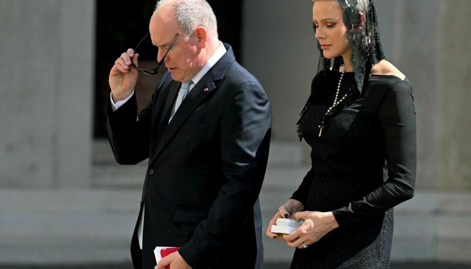 Monaco's fyrst Albert og fyrstinde Charlene efter deres private besøg hos paven.
