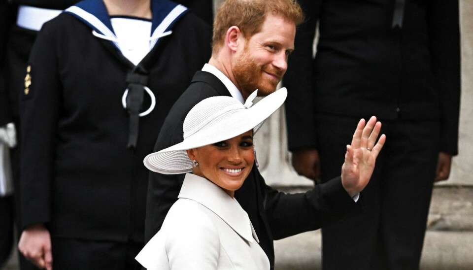 Meghan og Harrys venner fra ungdomsårene holder ikke ubetinget meget af hinanden, beretter en ny bog.