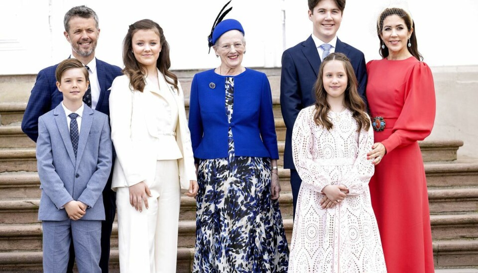 Prins Christian med sin farmor, dronning Margrethe, sine forældre, kronprins Frederik og kronprinsesse Mary, samt sine tre søskende, prinsesse Isabella på 15 år og de 11-årige tvillinger, prins Vincent og prinsesse Josephine. (Arkivfoto). Prins Christian med sin farmor, dronning Margrethe, sine forældre, kronprins Frederik og kronprinsesse Mary, samt sine tre søskende, prinsesse Isabella på 15 år og de 11-årige tvillinger, prins Vincent og prinsesse Josephine. (Arkivfoto).