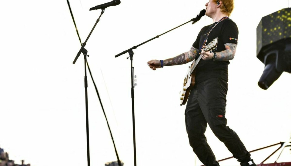 Britiske Ed Sheeran på scenen i Øresundsparken i København onsdag. Den koncert gik fint. Torsdagens koncert er derimod blevet sat på pause på grund af et uvejr, der er på vej.