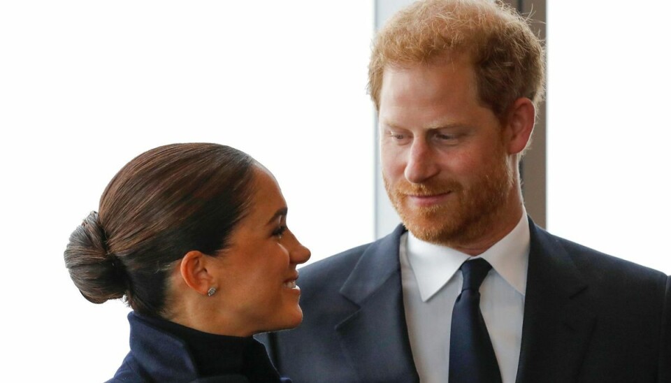 Det bliver en sommerferie uden Harry og Meghan for den britiske dronning.