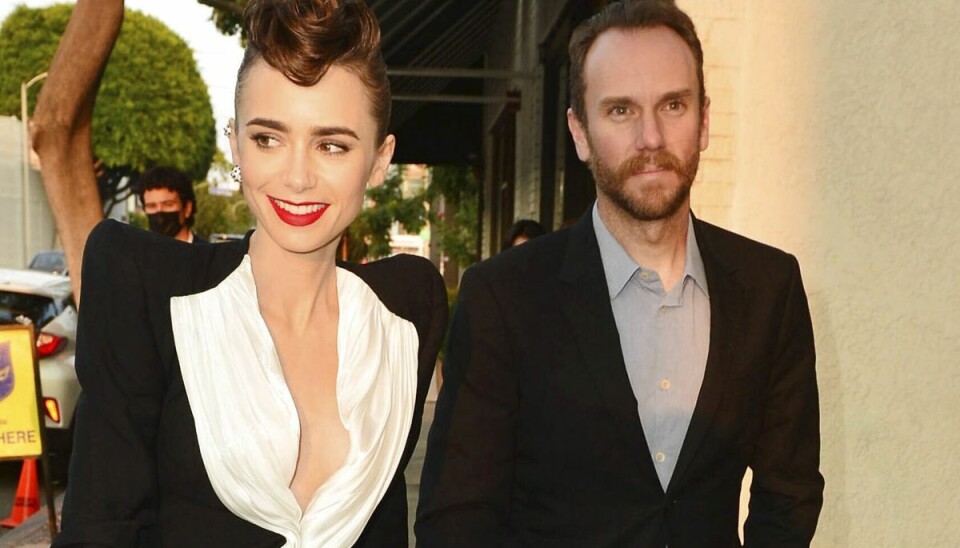 Lily Collins og Charlie McDowell har dannet par siden 2019. I 2021 forseglede de kærligheden, da de giftede sig.