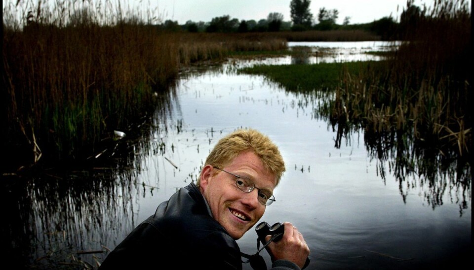 Sebastian Klein på jagt efter sjældne fugle i 2003. Onsdag den 20. juli fylder han 50 år. (Arkivfoto). Sebastian Klein på jagt efter sjældne fugle i 2003. Onsdag den 20. juli fylder han 50 år. (Arkivfoto).