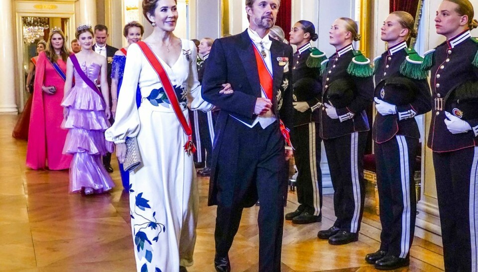 Kronprins Frederik og kronprinsesse Mary ankommer til fejringen