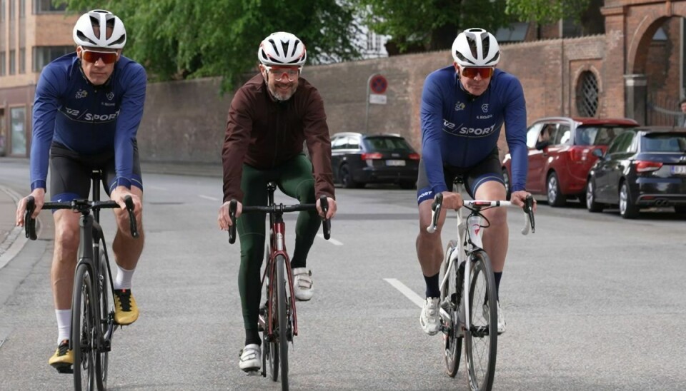Kronprins Frederik viser cykelkommentatorerne Rolf Sørensen og Dennis Ritter rundt i Kongens København. (Stillfoto).