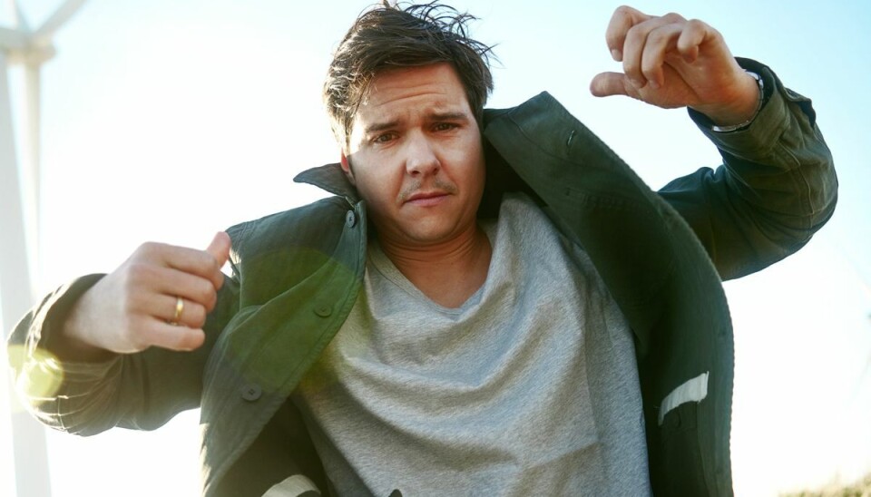 Vindmøllekoncernen Vestas og popstjernen Lukas Graham er gået sammen om et energiprojekt, som skal skabe lyd og lys på den stort anlagte sommerturné 'In the Round'. Projektet er det første af sin slags på verdensplan, lyder det. (PR-foto). Vindmøllekoncernen Vestas og popstjernen Lukas Graham er gået sammen om et energiprojekt, som skal skabe lyd og lys på den stort anlagte sommerturné 'In the Round'. Projektet er det første af sin slags på verdensplan, lyder det. (PR-foto).