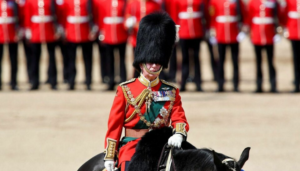 Her er det prins Charles ved paraden.