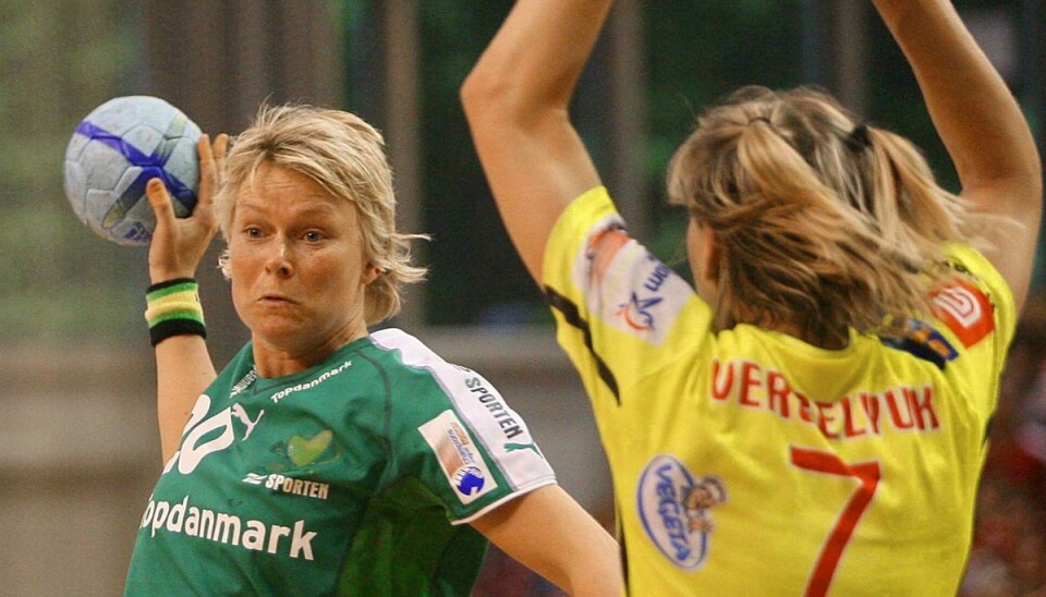 Heidi Astrup skød hårdere end de fleste. Her ses hun under Champions League-finalen i 2006 mod Krim. Viborg endte med at vinde dobbeltopgøret med 44-43.