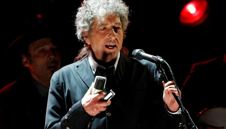 To af Bob Dylans ikoniske, håndskrevne tekster, 'Like a Rolling Stone' og 'Mr. Tambourine Man', bliver nu sat til salg.