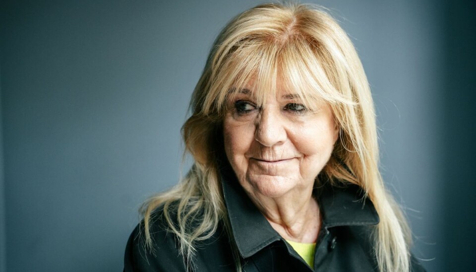 Ulla Terkelsen arbejder som korrespondent for TV 2. Hun har tidligere boet og arbejdet som udenrigskorrespondent for TV 2 i Tyskland i 90'erne. Hun bor i dag i Cannes i Frankrig, hvor hun fortsat arbejder som korrespondent for TV 2. Ulla Terkelsen arbejder som korrespondent for TV 2. Hun har tidligere boet og arbejdet som udenrigskorrespondent for TV 2 i Tyskland i 90'erne. Hun bor i dag i Cannes i Frankrig, hvor hun fortsat arbejder som korrespondent for TV 2.