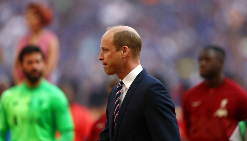 Prins William ses her ved FA Cup finalen mellem Liverpool og Chelsea på Wembley lørdag, hvor han af flere omgange blev mødt med buh-råb fra specielt Liverpool-tilhængerne.