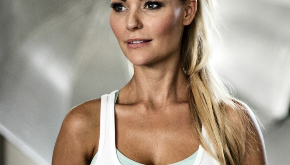 Til Mascha Vangs store ærgrelse skal hun ikke vies i drømmekirken alligevel. Til Mascha Vangs store ærgrelse skal hun ikke vies i drømmekirken alligevel.