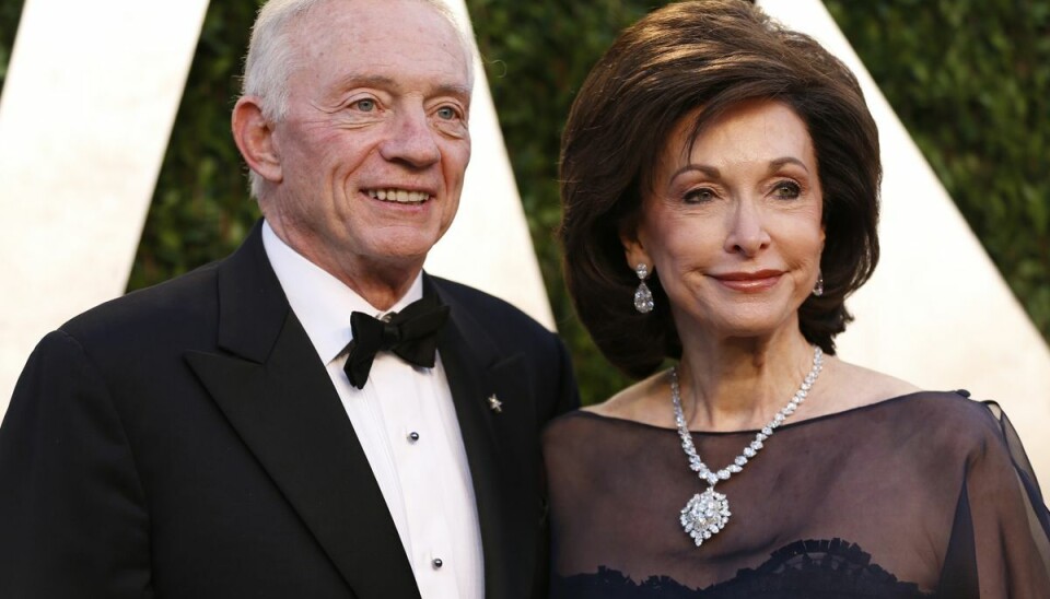 Jerry Jones slap med mindre skader. Jerry Jones slap med mindre skader.