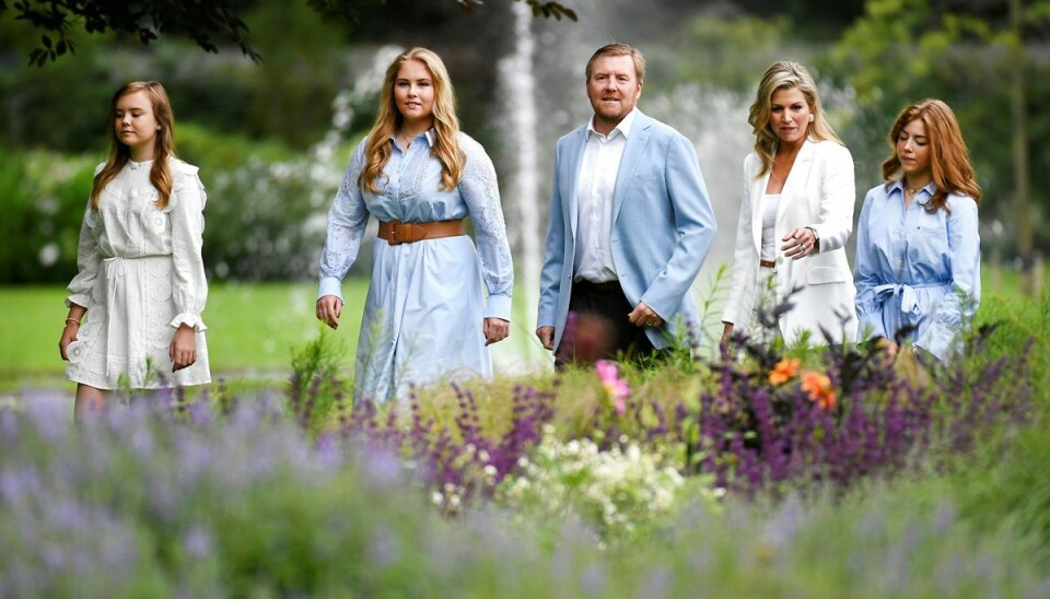 Den hollandske kongefamilie. Fra venstre er det prinsesse Ariane, kronprinsesse Amalie, kong Willem-Alexander, dronning Maxima og prinsesse Alexia.