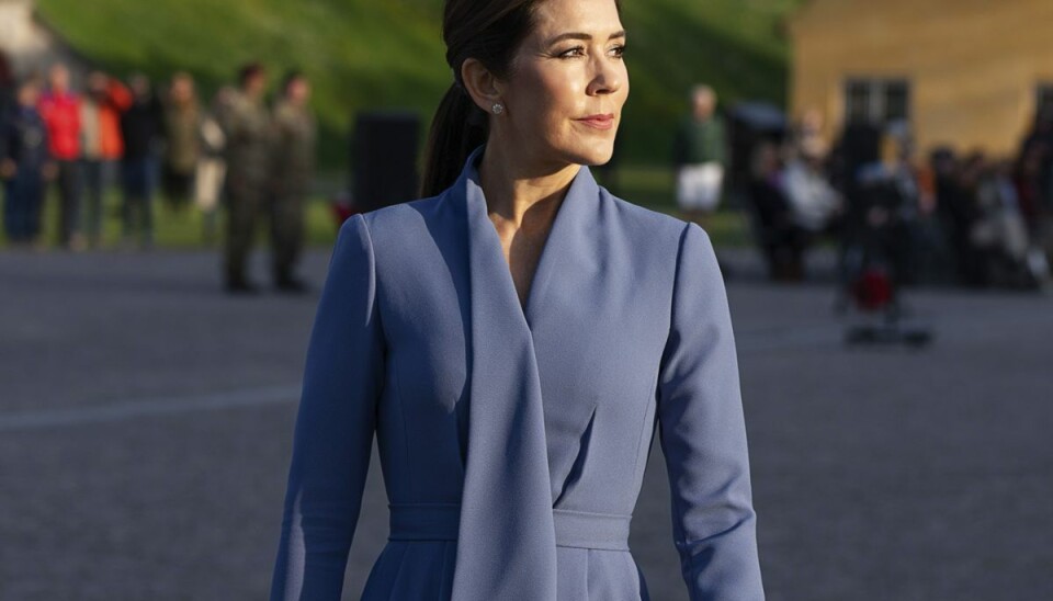 Altid elegante kronprinsesse Mary ved paraden på Kastellet onsdag aften. Altid elegante kronprinsesse Mary ved paraden på Kastellet onsdag aften.