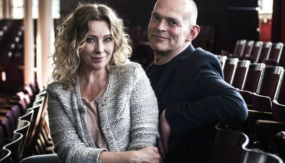 Cirkusrevyens nye instruktør, Joy-Maria Frederiksen, ses her sammen med sin mand, skuespilleren Niels Olsen.