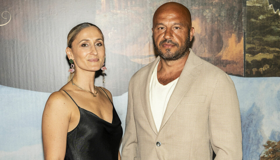 Dar Salim ses her sammen med sin skuespillerkollega Marijana Jankovic på den røde løber til forpremieren på filmen Ehrengard: Forførelsens Kunst onsdag.