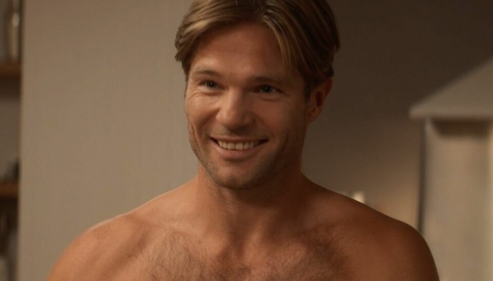 David Owe har tidligere haft roller i blandt andet 'Flammen og Citronen' og 'Badehotellet'. I den kommende film 'I love America' spiller han en nudist og har derfor aldrig ent revl på kroppen. (Stillfoto). David Owe har tidligere haft roller i blandt andet 'Flammen og Citronen' og 'Badehotellet'. I den kommende film 'I love America' spiller han en nudist og har derfor aldrig ent revl på kroppen. (Stillfoto).