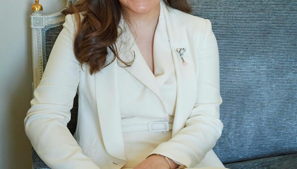 Prinsesse Isabella strålede i hvidt jakkesæt. Prinsesse Isabella strålede i hvidt jakkesæt.