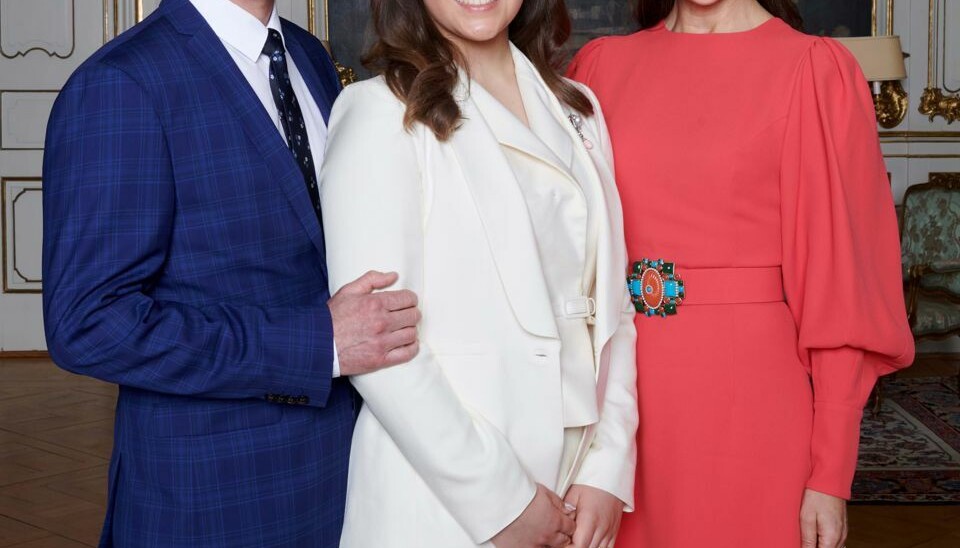 Prinsesse Isabella sammen med mor og fra, kronprinsesse Mary og kronprins Frederik Prinsesse Isabella sammen med mor og fra, kronprinsesse Mary og kronprins Frederik