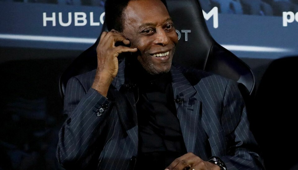 Pelé er igen indlagt på hospitalet. Her ses han i Paris i 2019.