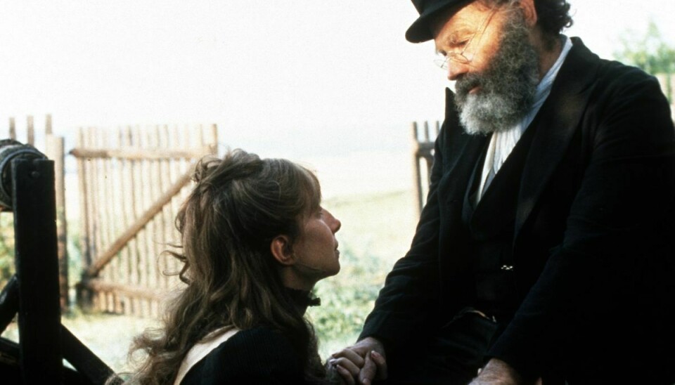 Nehemiah Persoff ses her sammen Barbra Streisand i filmen 'Yentl' fra 1983.