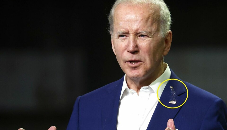Ups. Her er det synlige bevis for beskydningen af Joe Biden under tirsdages dundertale i Iowa. Ups. Her er det synlige bevis for beskydningen af Joe Biden under tirsdages dundertale i Iowa.