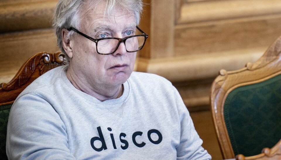 Uffe Elbæk er blevet snydt så vandet driver.