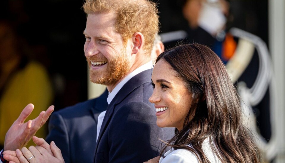 Den britiske prins Harry og hans hustru, hertuginde Meghan, har fredag haft deres første fælles optræden i Europa i mere end to år.