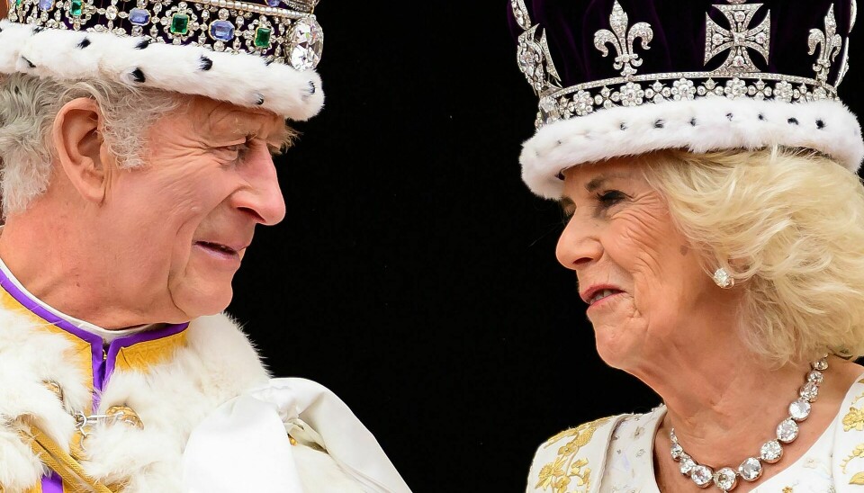 Charles og Camilla havde natte til lørdag en ubuden gæst på besøg ved 'rytterstaldene' på Buckingham Palace.