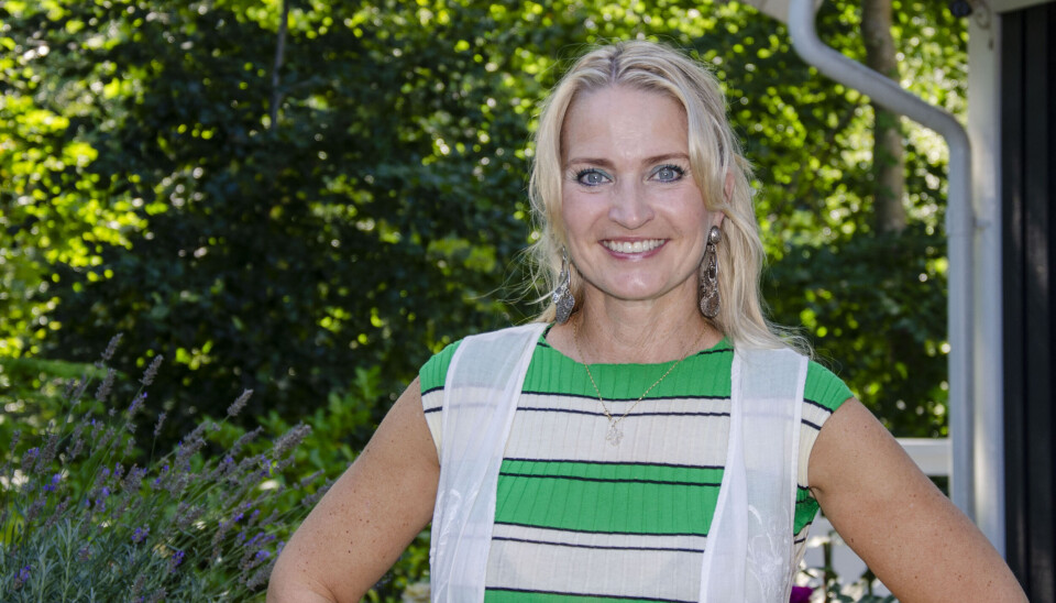 Annette Heick sælger kasernen.