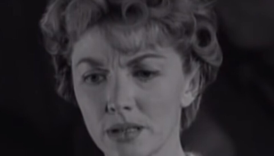 Phyllis Coates, der var den første til spille Lois Lane i kult tv-serien 'Adventures of Superman', er gået bort 96 år gammel.