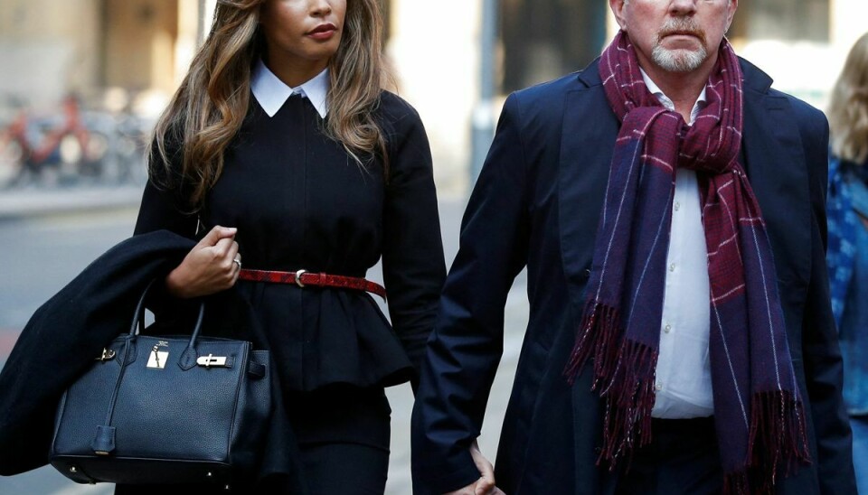 Boris Becker ankommer til retten med sin kæreste Lilian de Carvalho Monteiro.