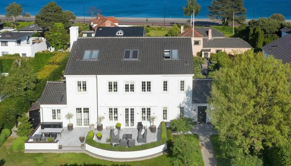 60,9 millioner kroner er denne villa netop blevet solgt for.