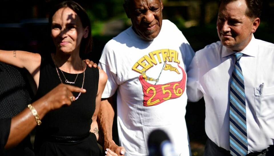 Bill Cosby ses her uden for sit hjem, efter at han blev løsladt juni sidste år. (Arkivfoto.)