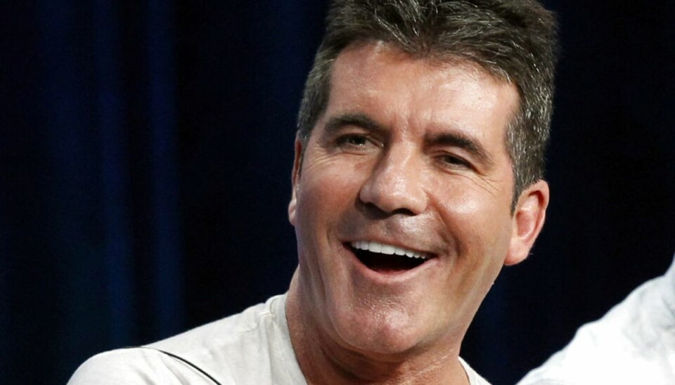 Simon Cowell er angiveligt igen styrtet på sin el-cykel - med en brækket arm og en bullen kind til følge.