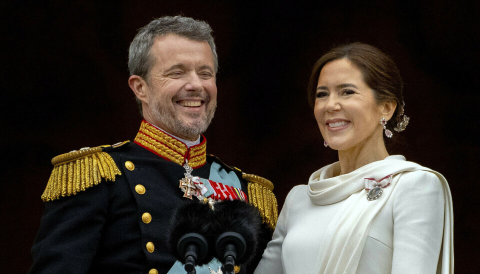 Kong Frederik og dronning Mary ses her på balkonen på Christiansborg Slot i forbindelse med tronskiftet den 14. januar.