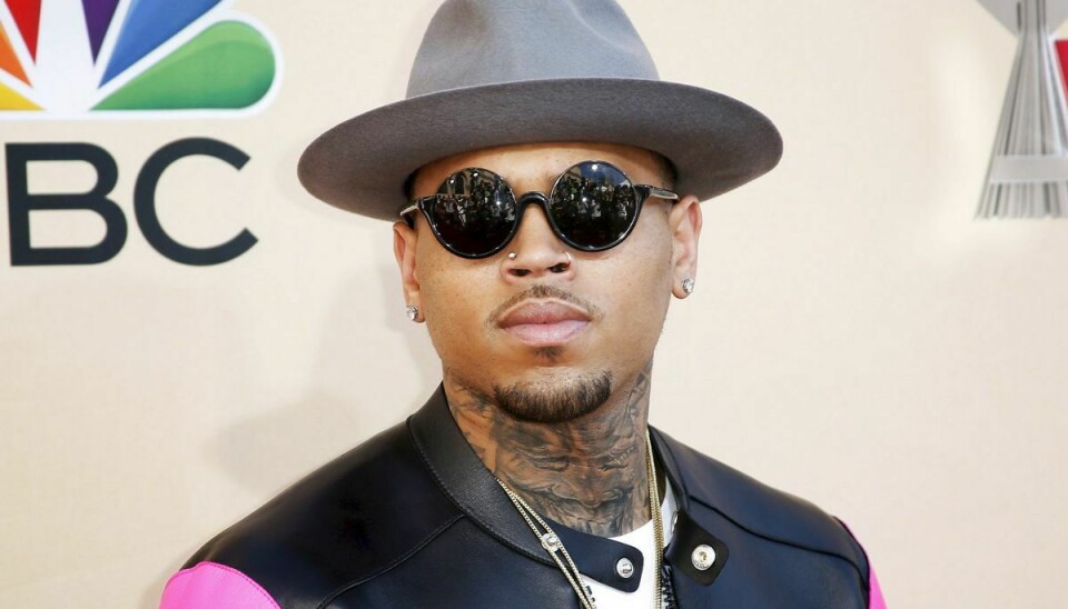 Rapperen Chris Brown nægter at have begået en voldtægt ombord på en yacht