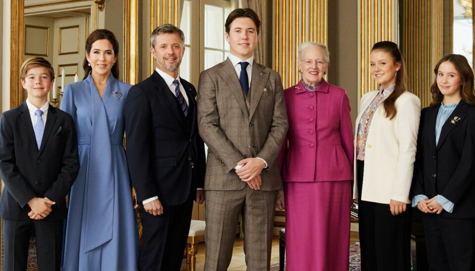 Kongefamilien ses her på et af de officielle billeder der blev taget i anledning af kronprins Christians 18-års fødselsdag den 15. oktober sidste år