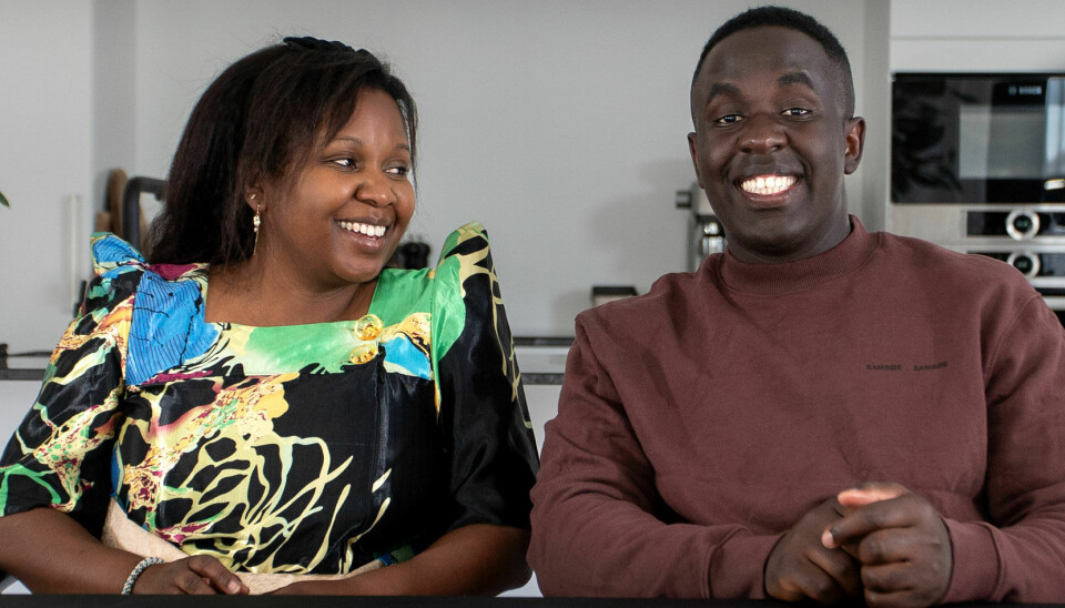 Melvin Kakooza og hans mor Caroly er snart tilbage på TV 2 med en ny sæson af 'Helt sort'