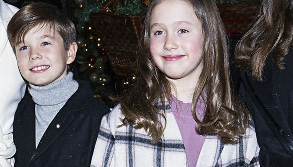 Traditionen tro har prins Vincent og prinsesse Josephine mange lange navne. Prins Vincent er døbt Vincent Frederik Minik Alexander, mens der står Josephine Sophia Ivalo Mathilda på prinsesse Josephines dåbsattest. (Arkivfoto). Traditionen tro har prins Vincent og prinsesse Josephine mange lange navne. Prins Vincent er døbt Vincent Frederik Minik Alexander, mens der står Josephine Sophia Ivalo Mathilda på prinsesse Josephines dåbsattest. (Arkivfoto).